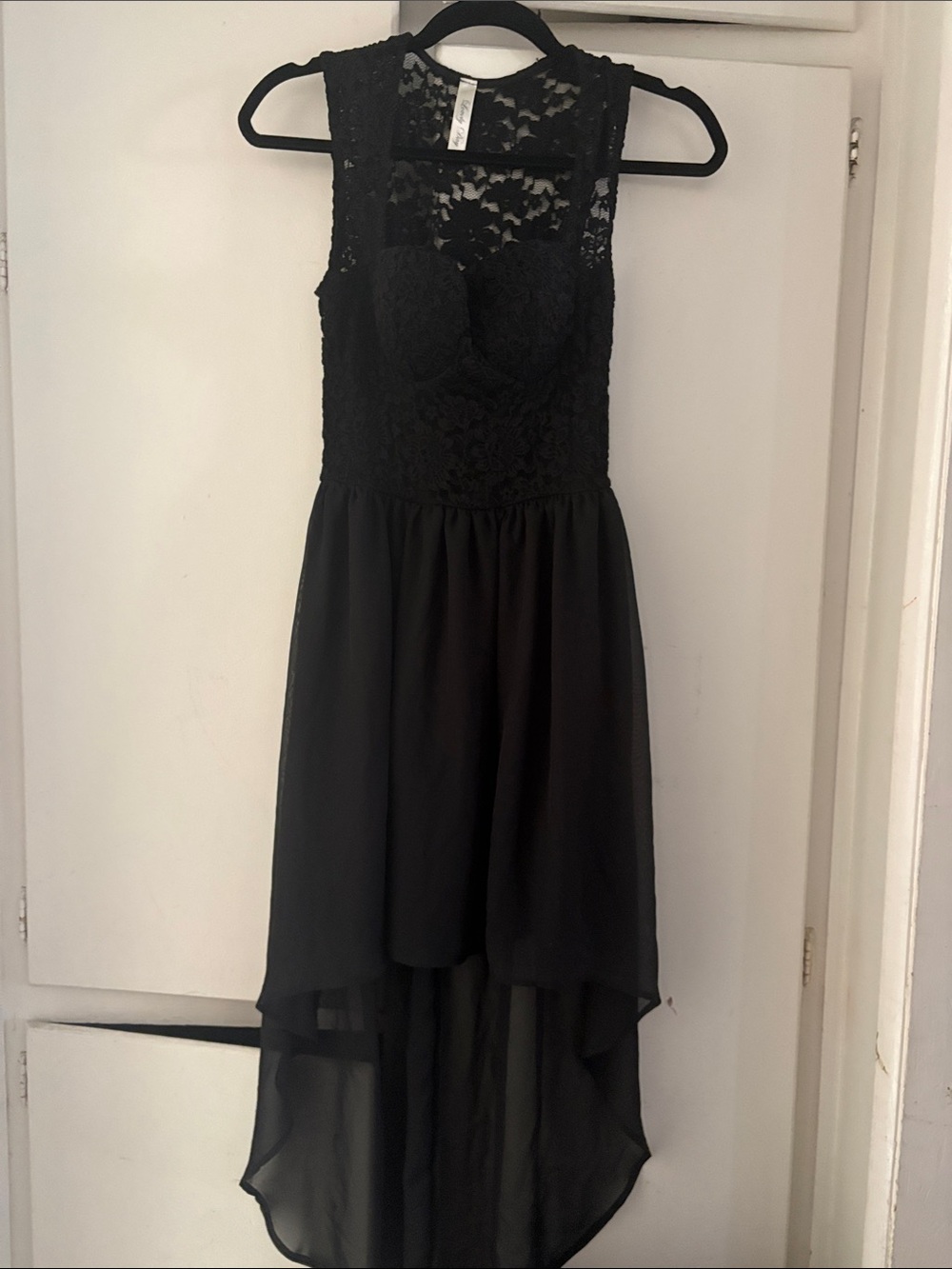 Suzy Shier Black Lace Sleeveless Cocktail Dress